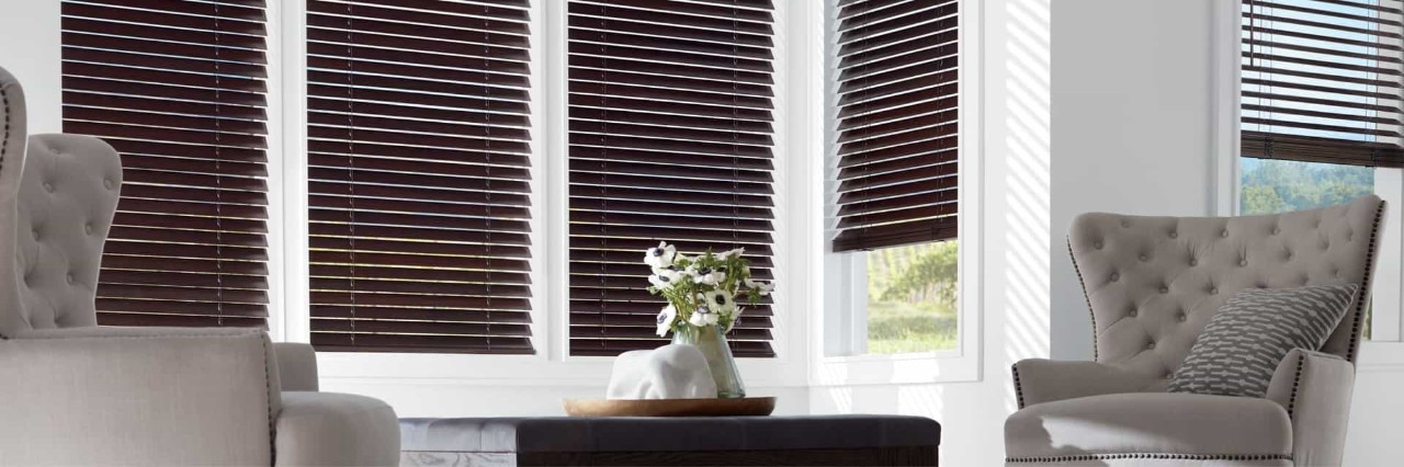 Hunter Douglas blinds near Arlington Heights, Illinois (IL), for dining rooms and bedrooms.